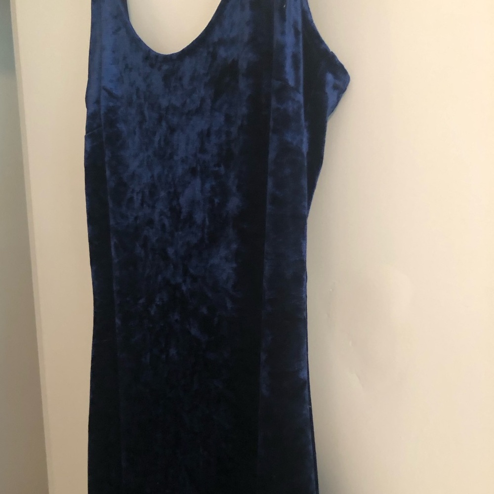 Elegant Blue Velvet Maxi Dress